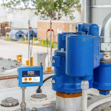 High Level Alarm - LOA-IS - Battery Operated installed on Tank